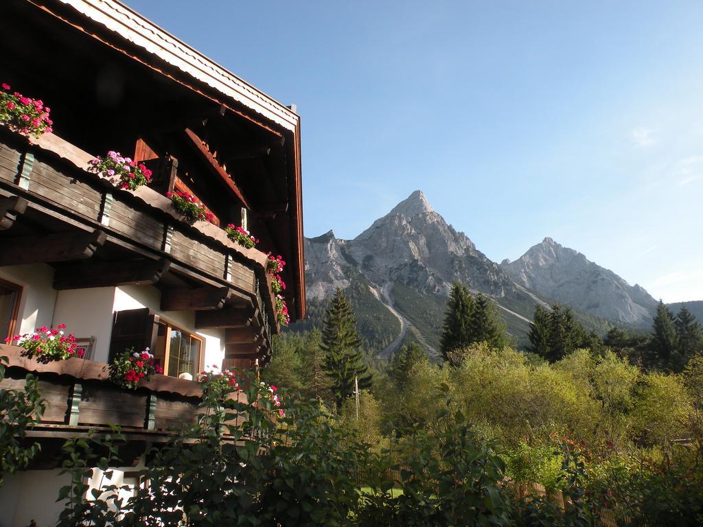 Tyrol Apartment *